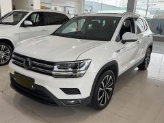 Volkswagen Taos White 2022