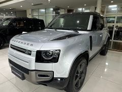 Land Rover Defender Silver 2023