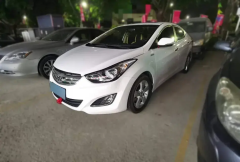 Hyundai Elantra White 2012