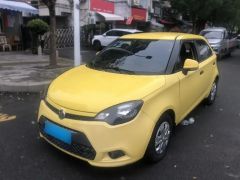 Volkswagen Sagitar Yellow 2011