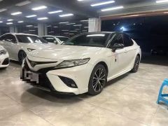 Toyota Camry White 2019