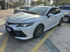 Toyota Camry White 2021