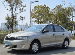 Skoda Rapid Champagne 2016