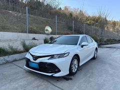 Toyota Camry White 2018