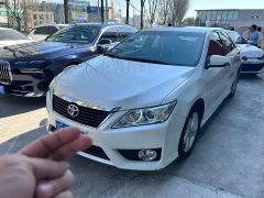 Toyota Camry White 2012
