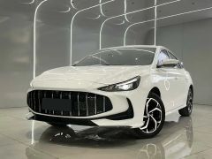 Morris Garages 5 White 2025