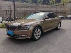 Skoda Superb Champagne 2016