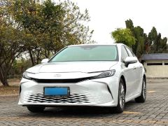 Toyota Camry White 2024