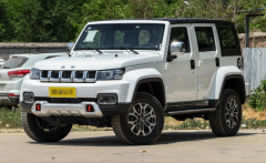 BAIC Motor 2024款 2.0T 自动四驱城市猎人荣耀版 Black BJ40