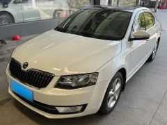 Skoda Octavia White 2015