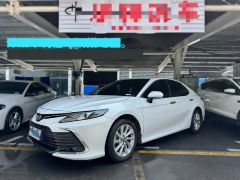 Toyota Camry White 2021
